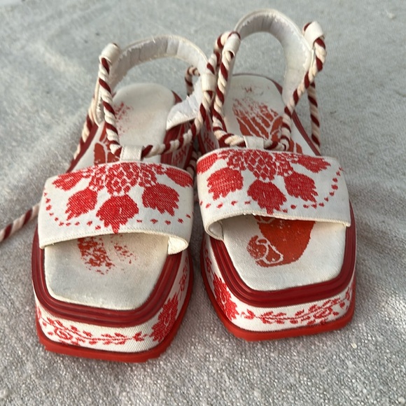 Farm Rio Platforms - Picture 7 of 8